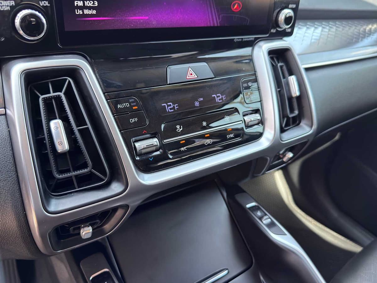 2023 Kia Sorento - Image 12