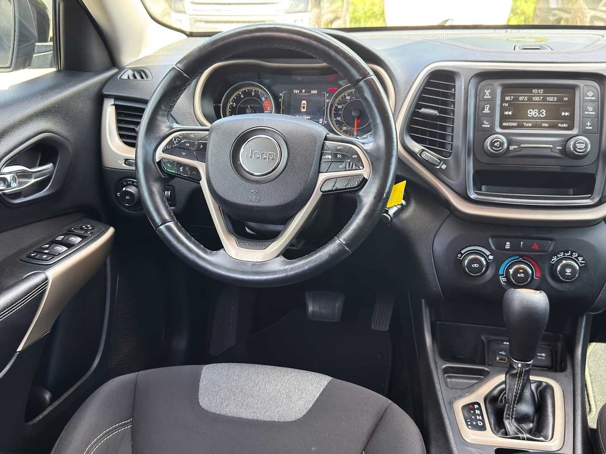 2018 Jeep Cherokee - Image 26