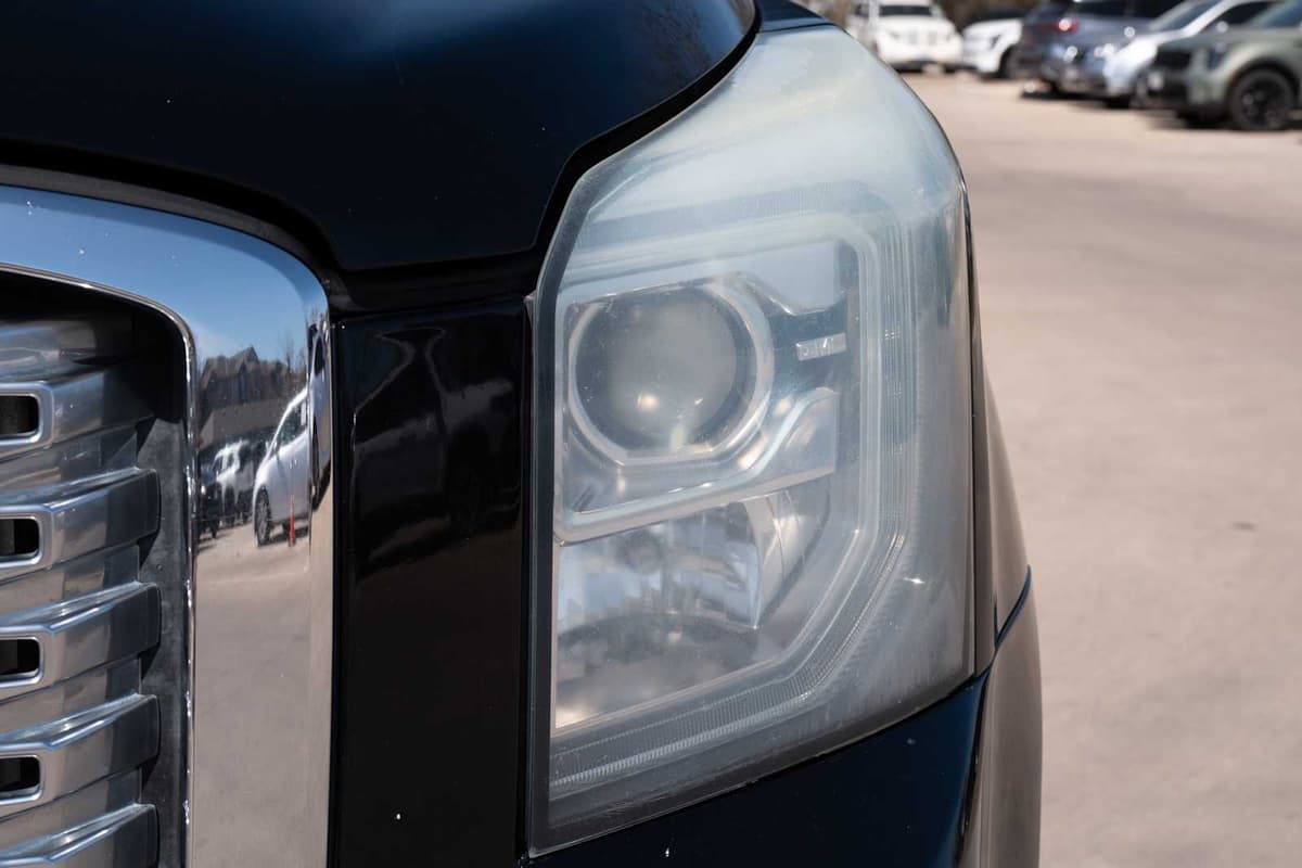 2015 GMC Yukon - Image 3