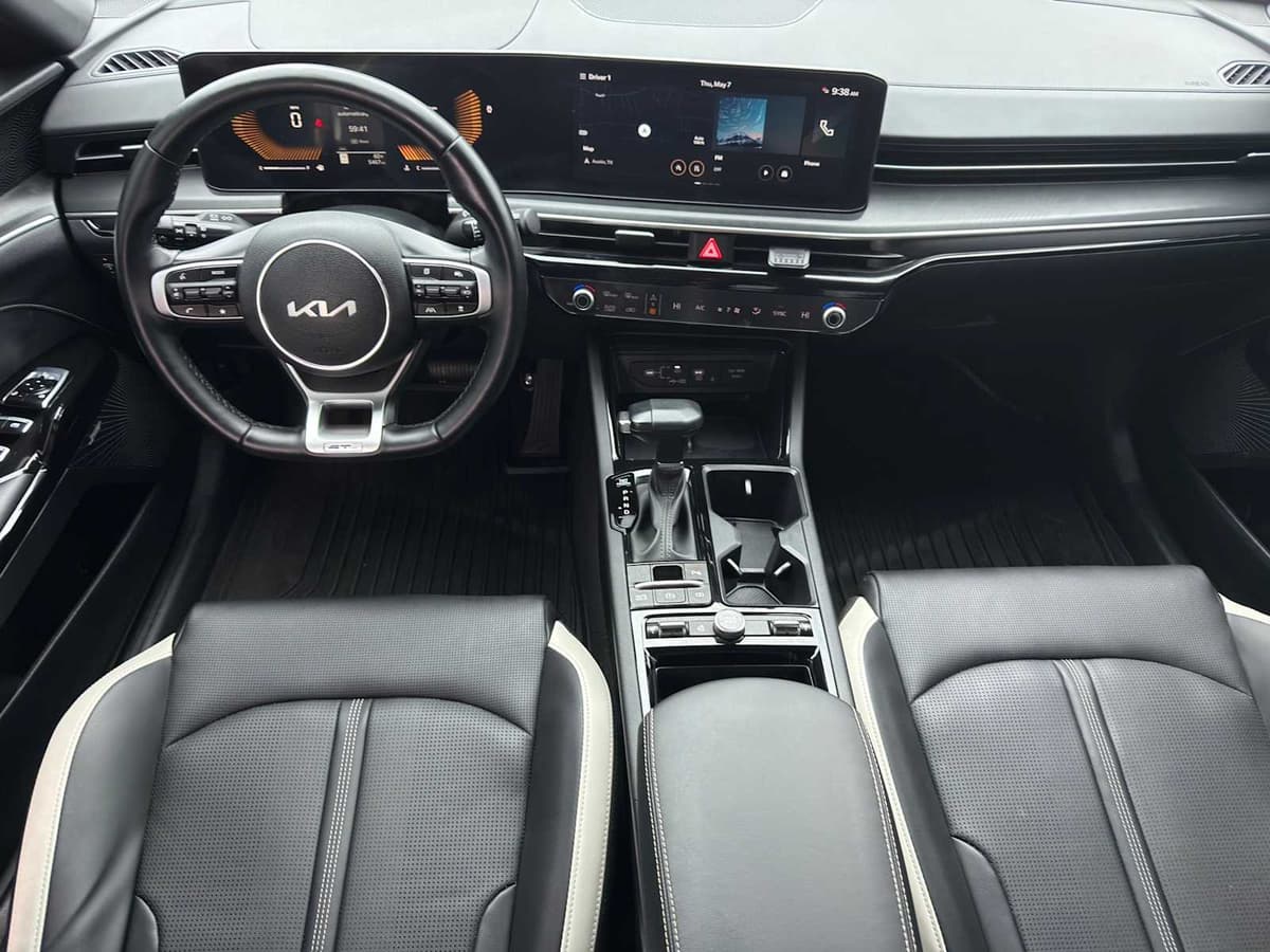 2025 Kia K5 - Image 21