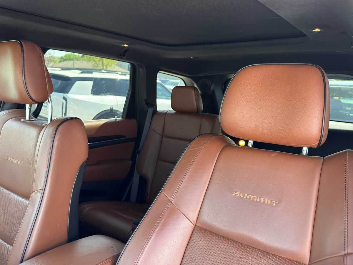 2020 Jeep Grand Cherokee - Image 13