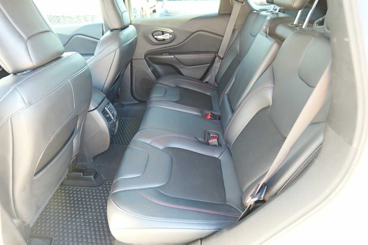 2020 Jeep Cherokee - Image 23