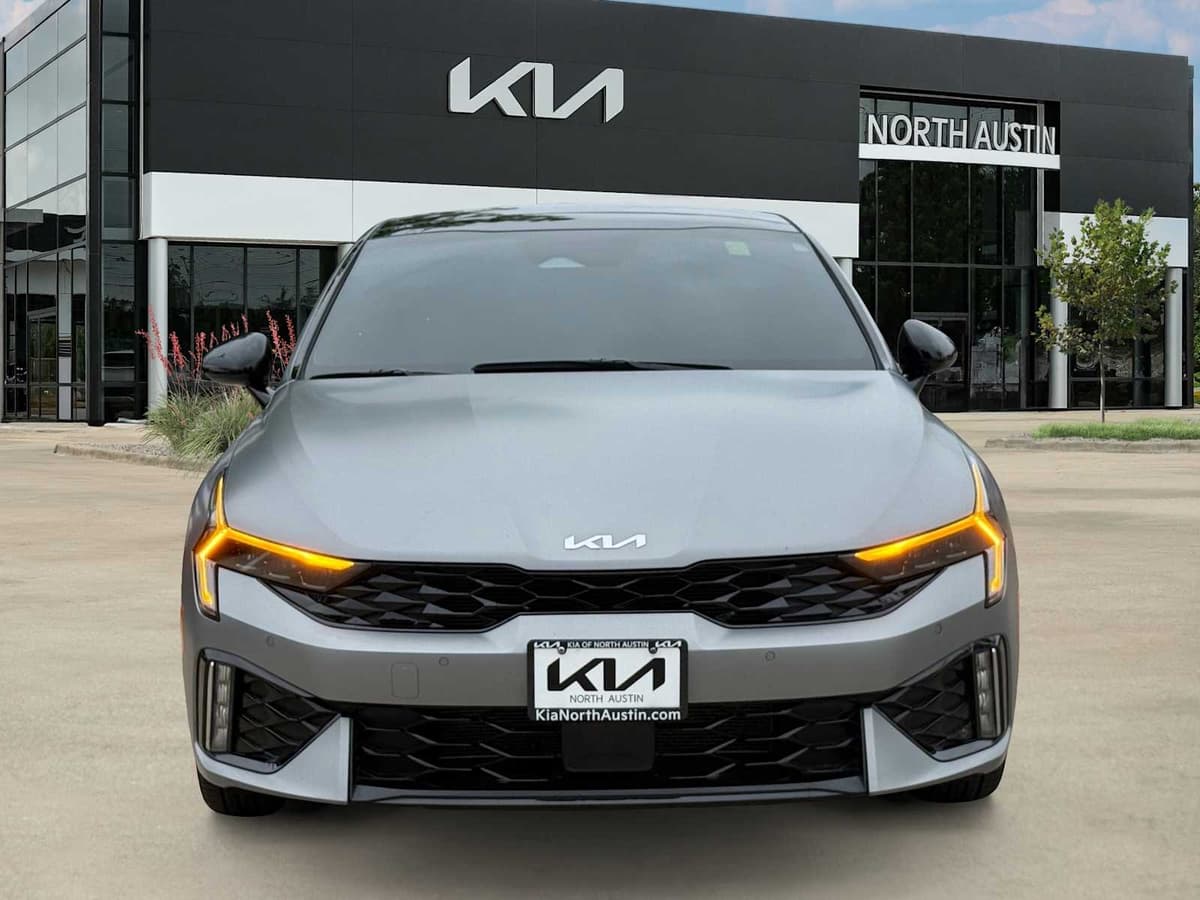 2025 Kia K5 - Image 3