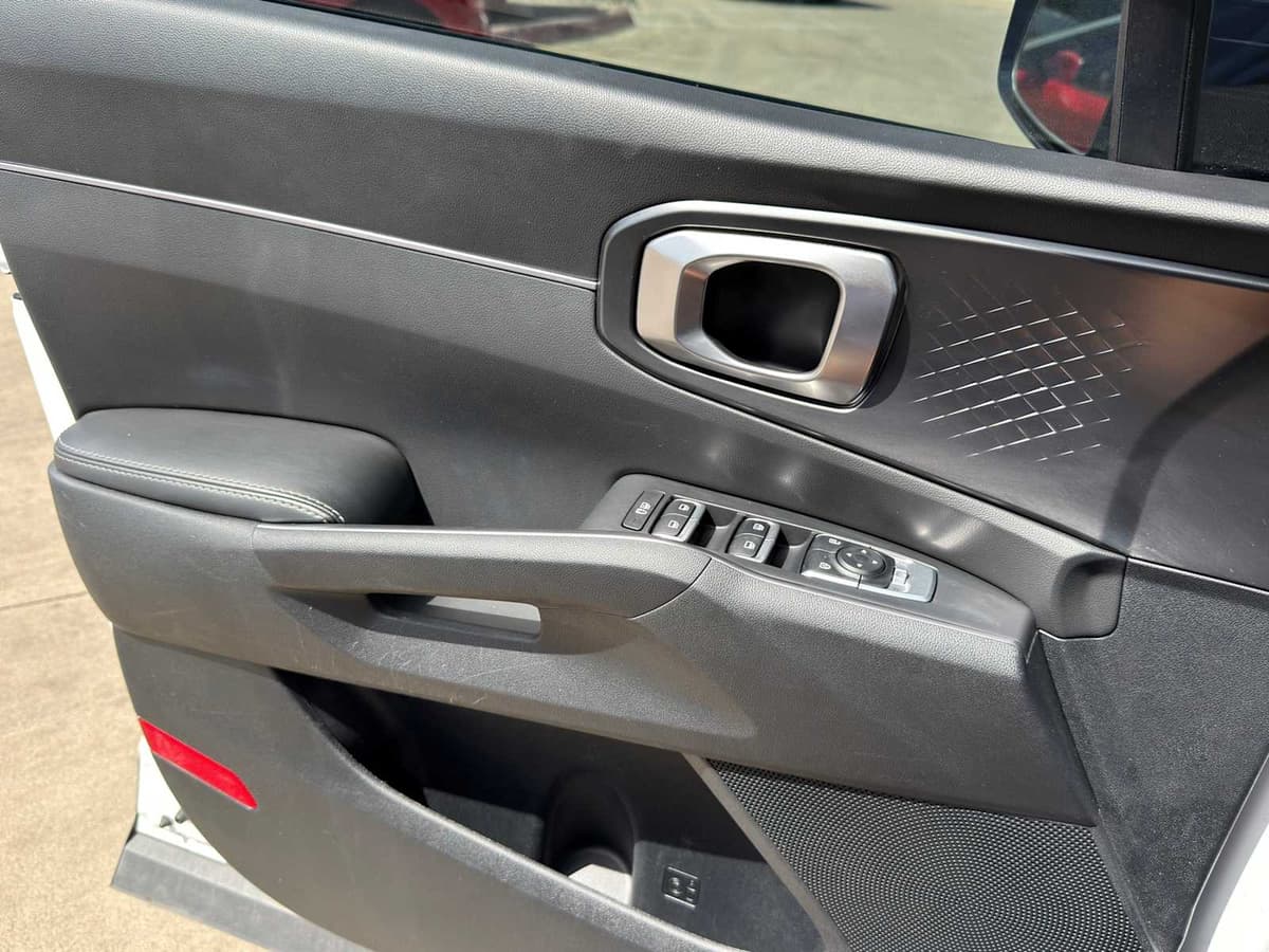 2023 Kia Sorento - Image 19