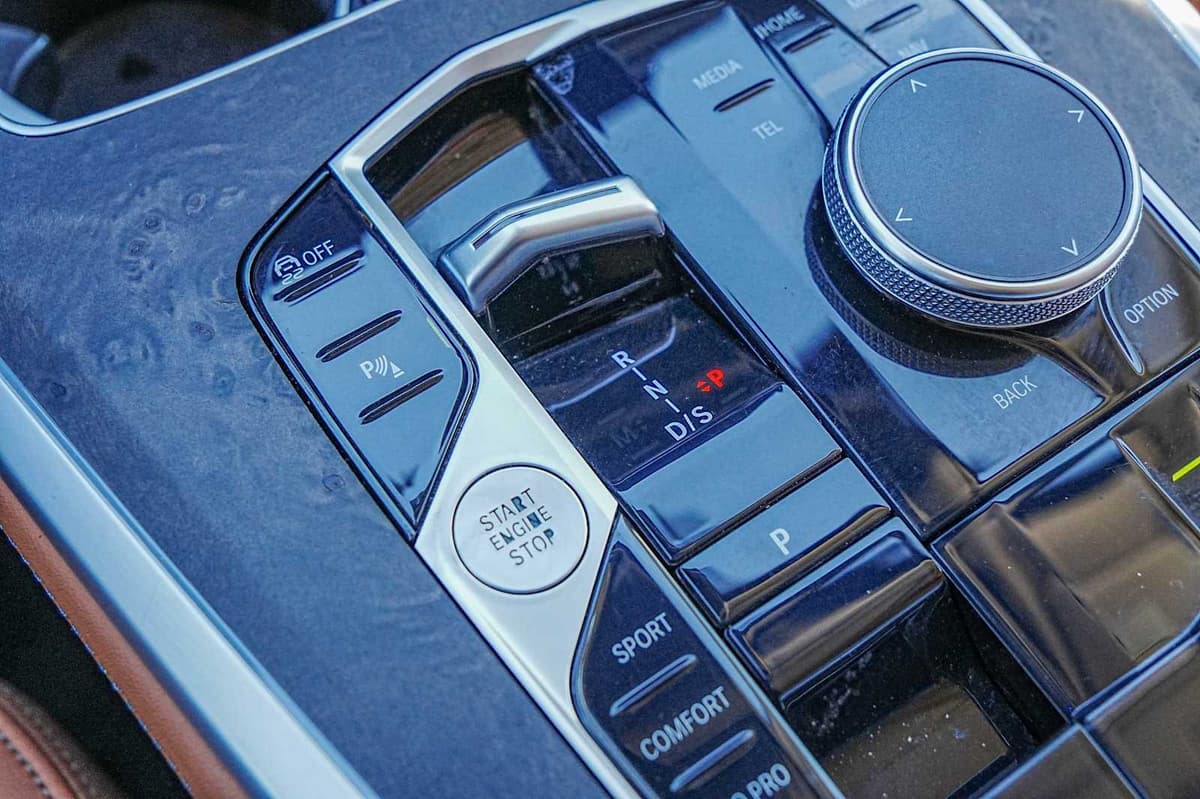 2023 BMW X7 - Image 22