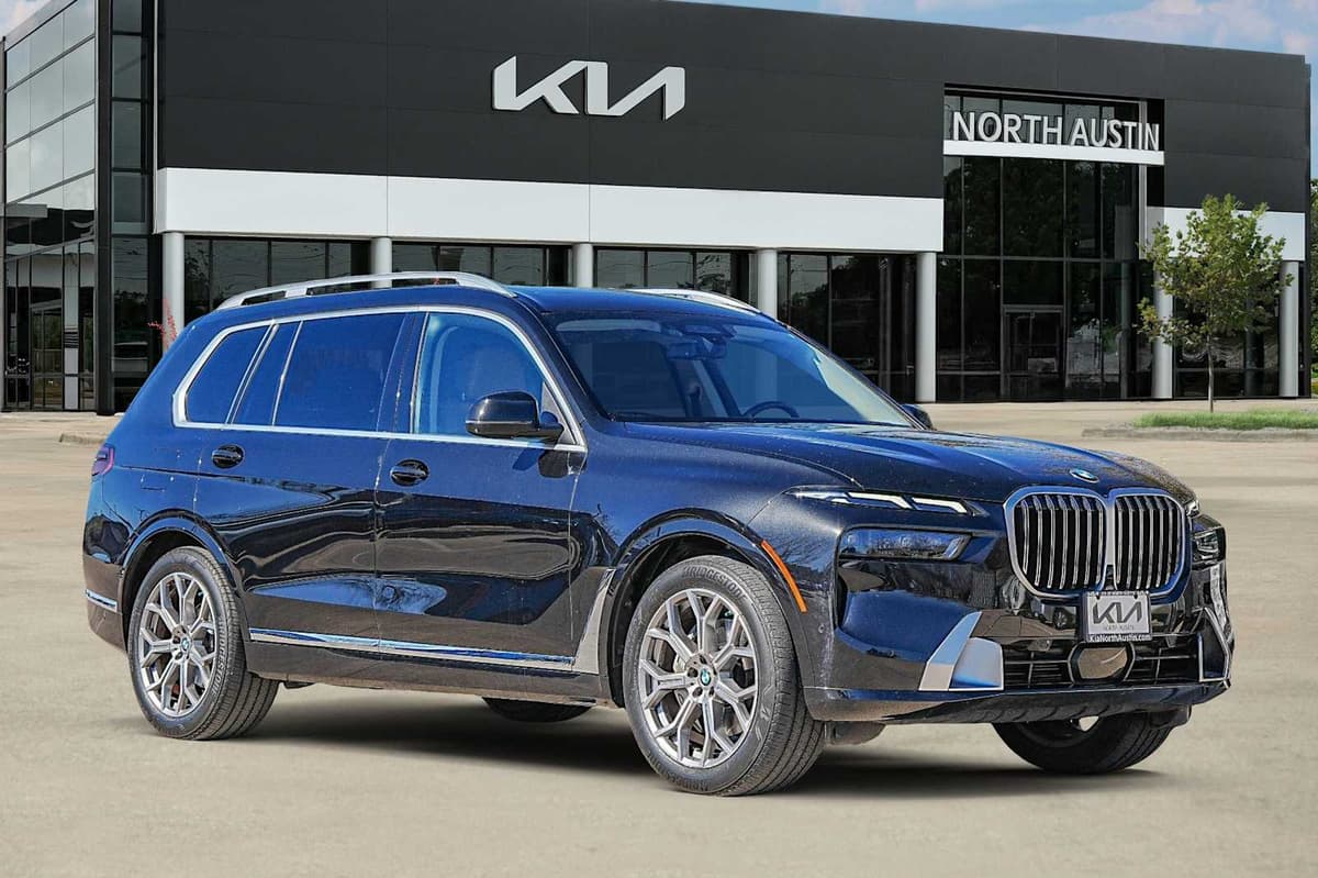 2023 BMW X7 - Image 9