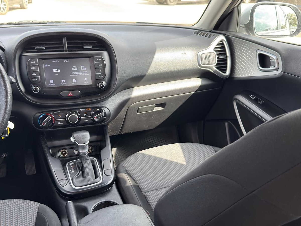 2020 Kia Soul - Image 25