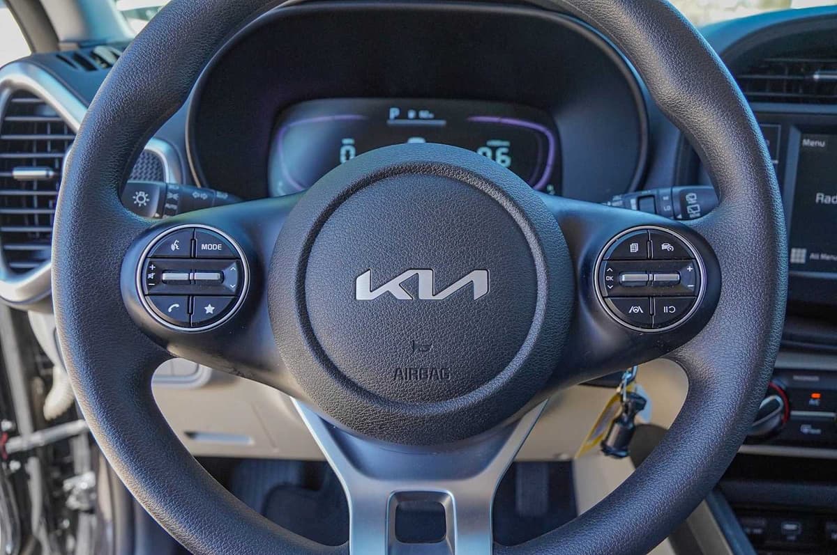 2023 Kia Soul - Image 12