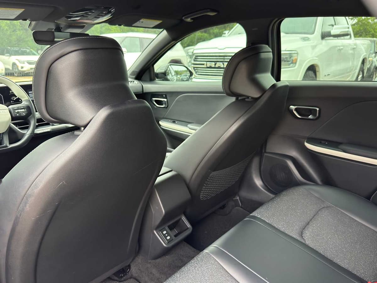 2025 Kia K4 - Image 22