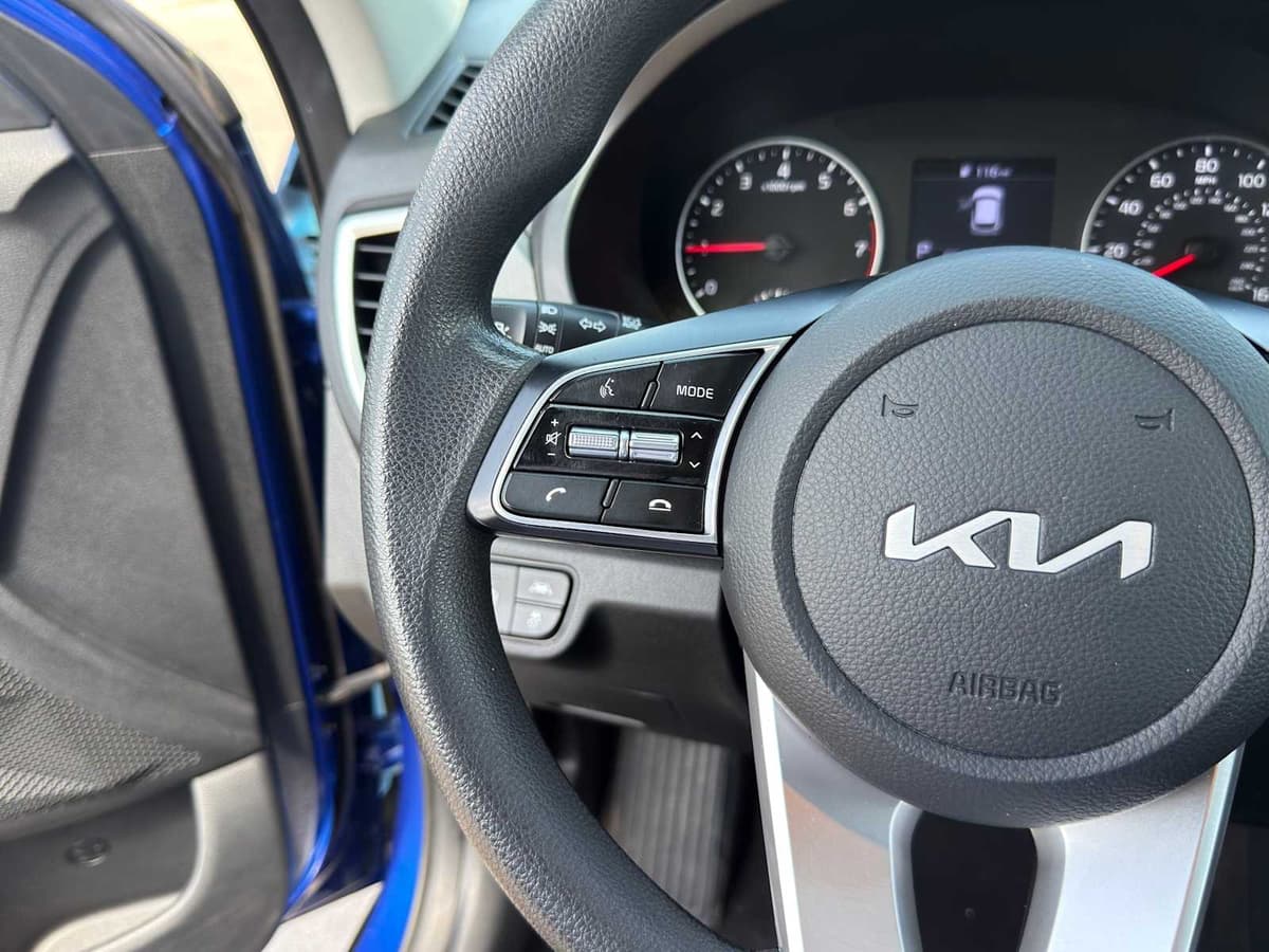 2023 Kia Seltos - Image 17