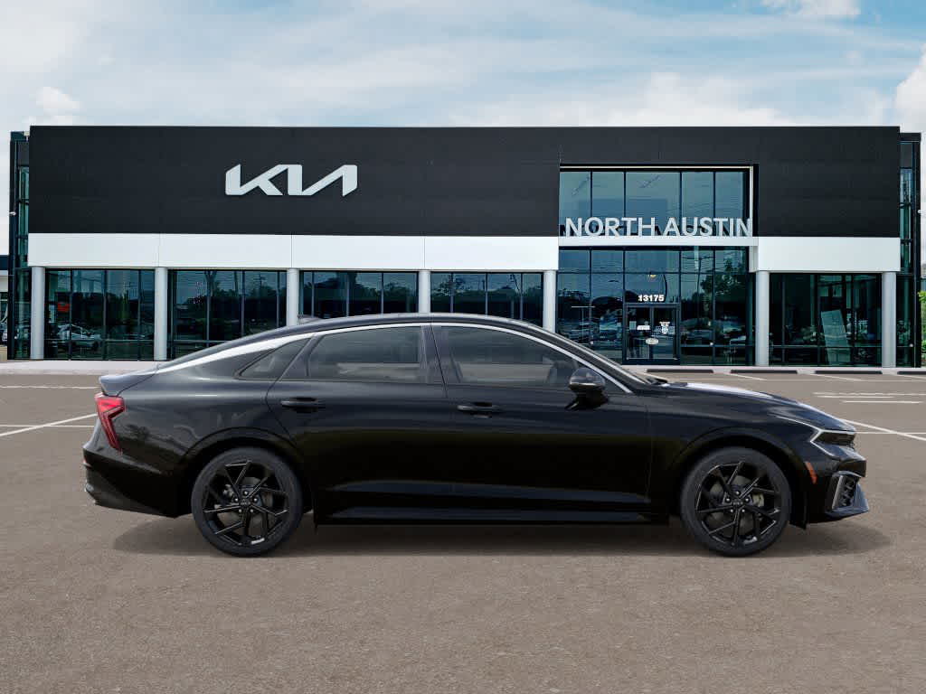 2026 Kia K5 - Image 7