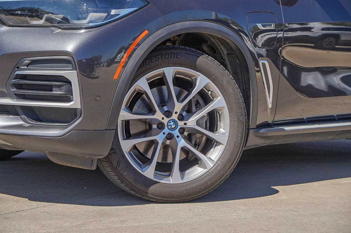 2023 BMW X5 PHEV - Image 2