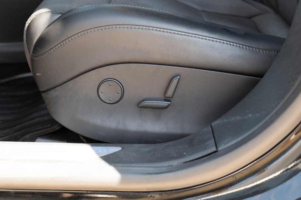 2017 Tesla Model S - Image 21