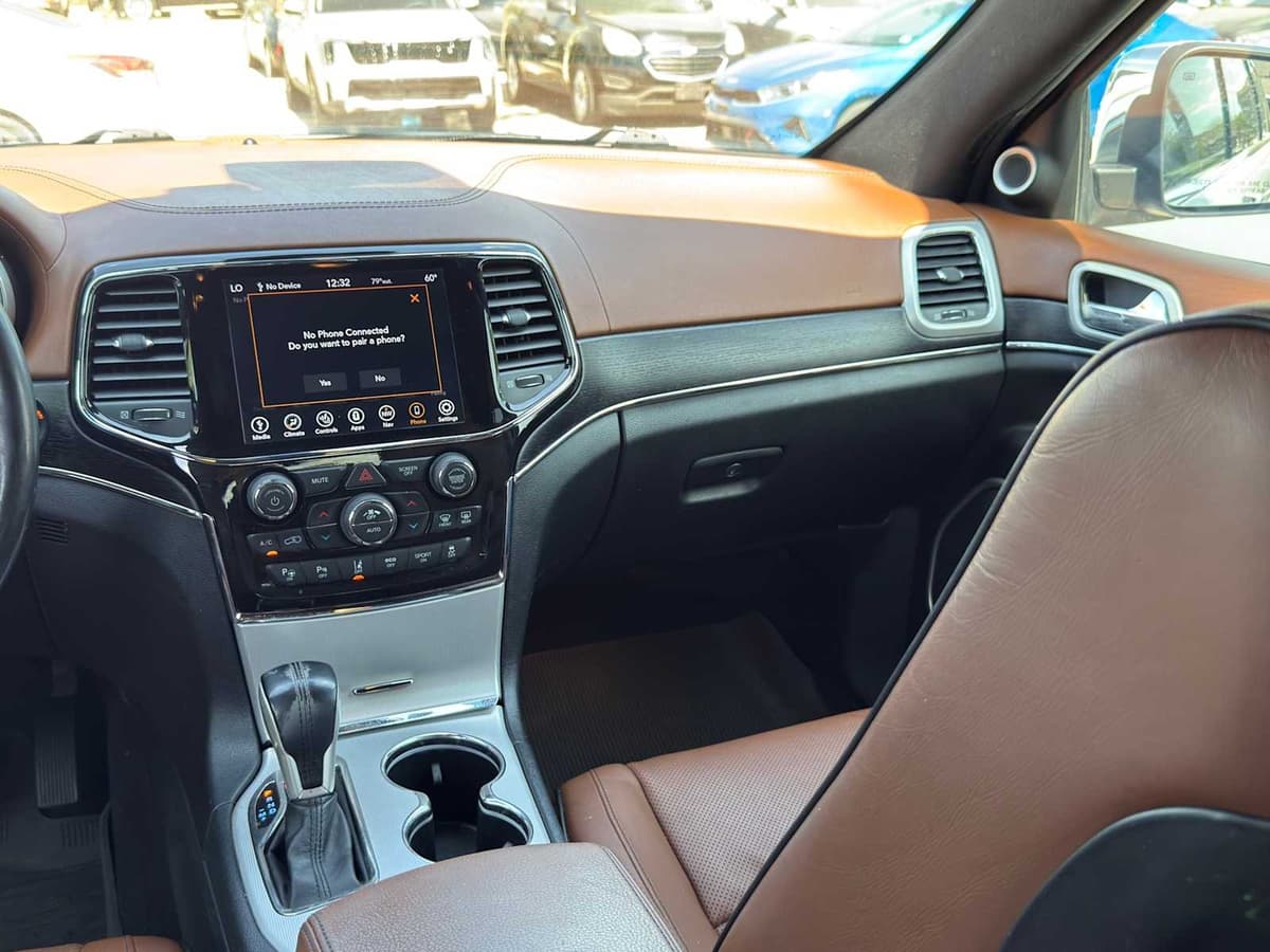 2020 Jeep Grand Cherokee - Image 25