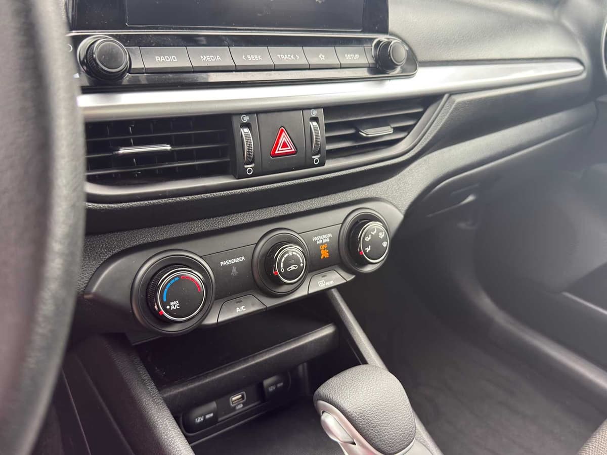 2023 Kia Forte - Image 11