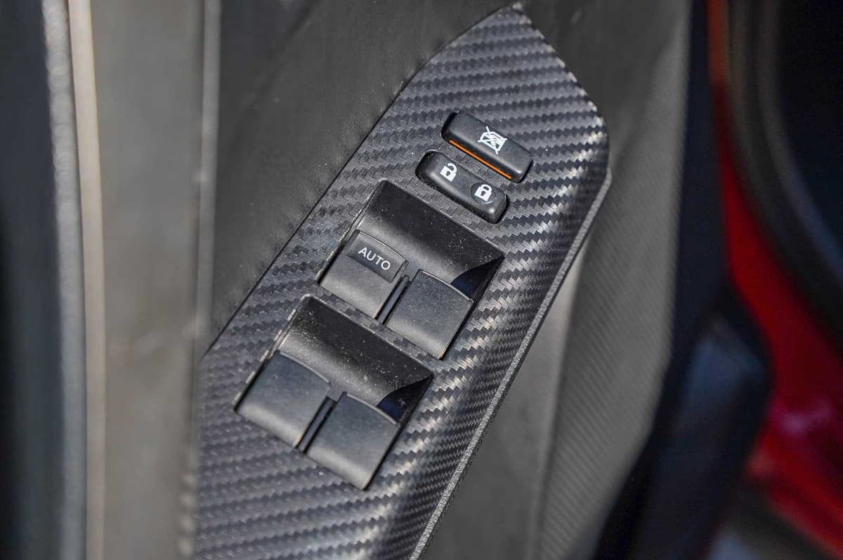 2015 Toyota RAV4 - Image 23