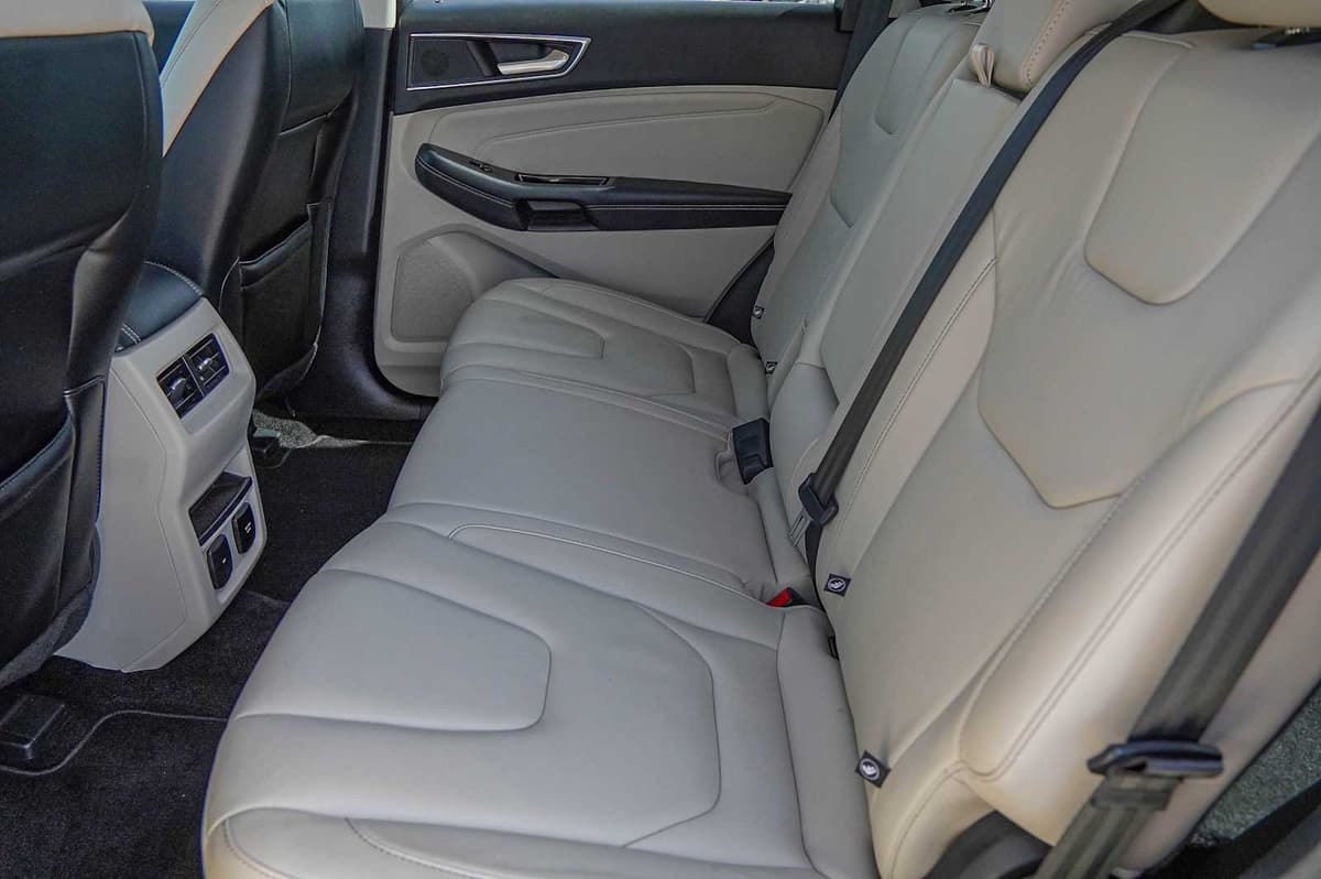 2018 Ford Edge - Image 30