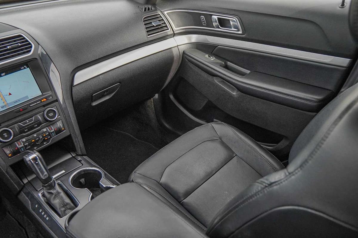 2017 Ford Explorer - Image 27