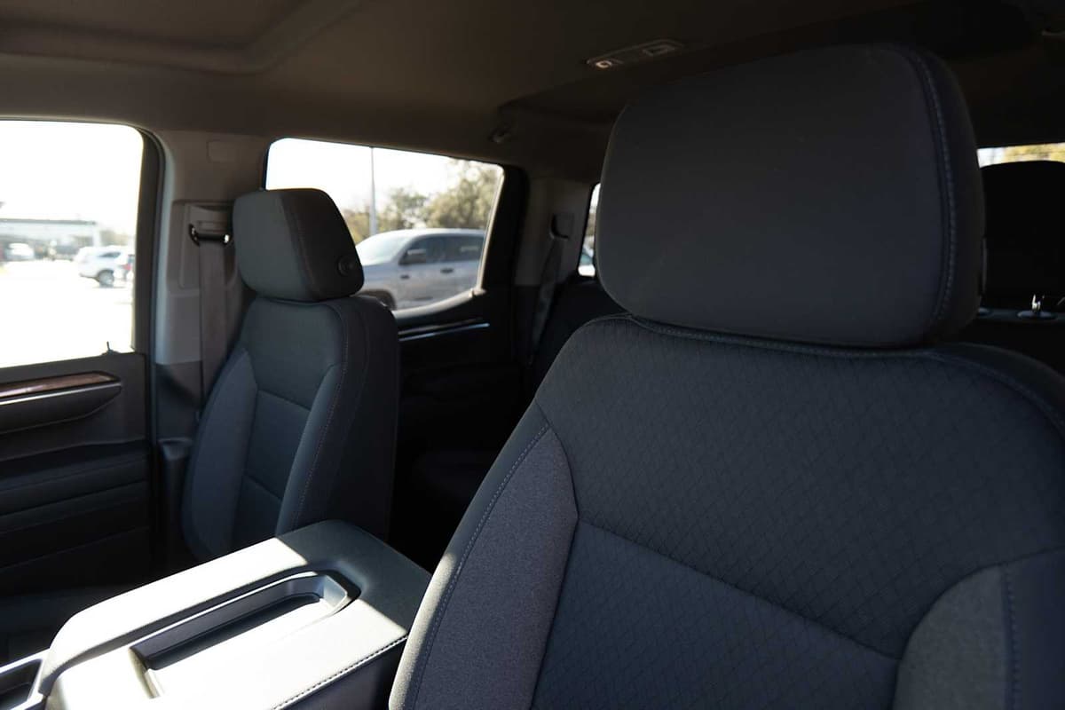 2025 Chevrolet Silverado 1500 - Image 11