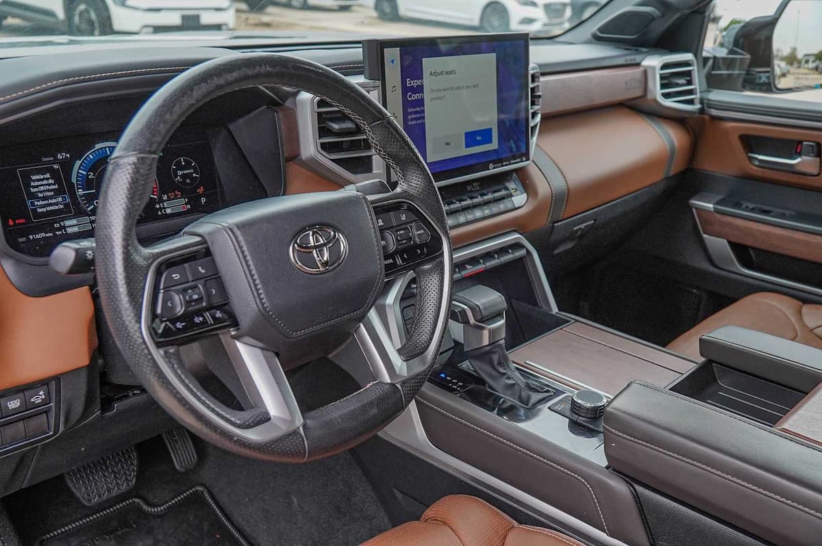 2023 Toyota Tundra - Image 9