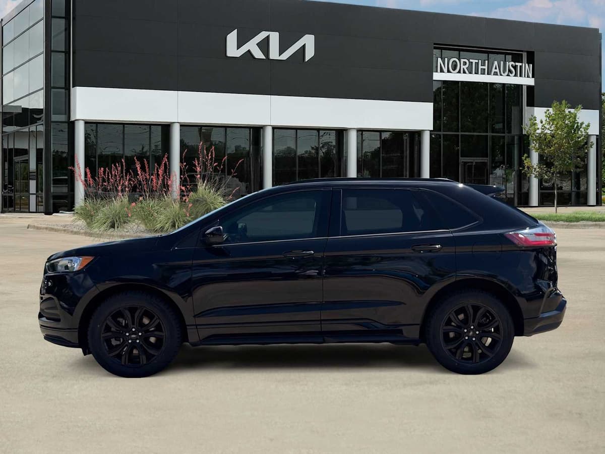 2022 Ford Edge - Image 4