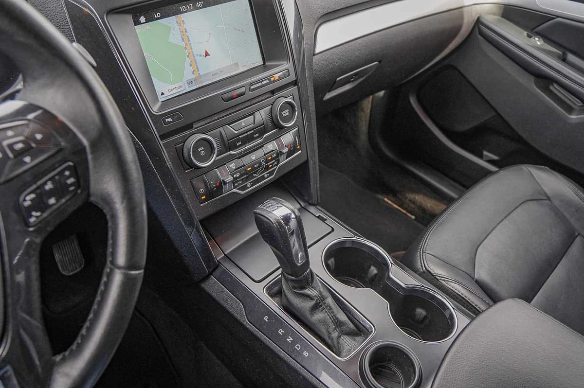 2017 Ford Explorer - Image 17