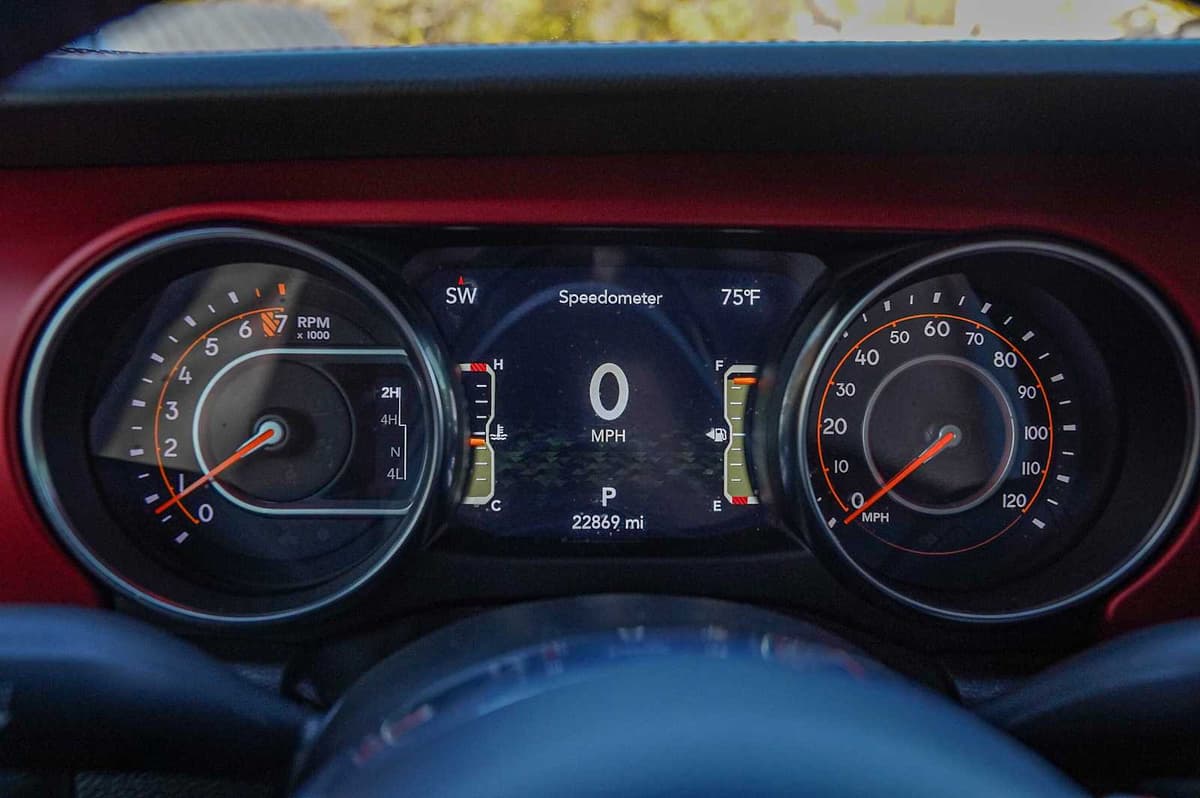 2023 Jeep Gladiator - Image 16