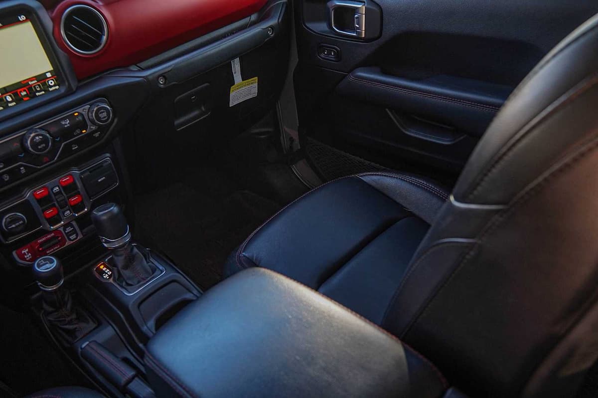 2023 Jeep Gladiator - Image 27