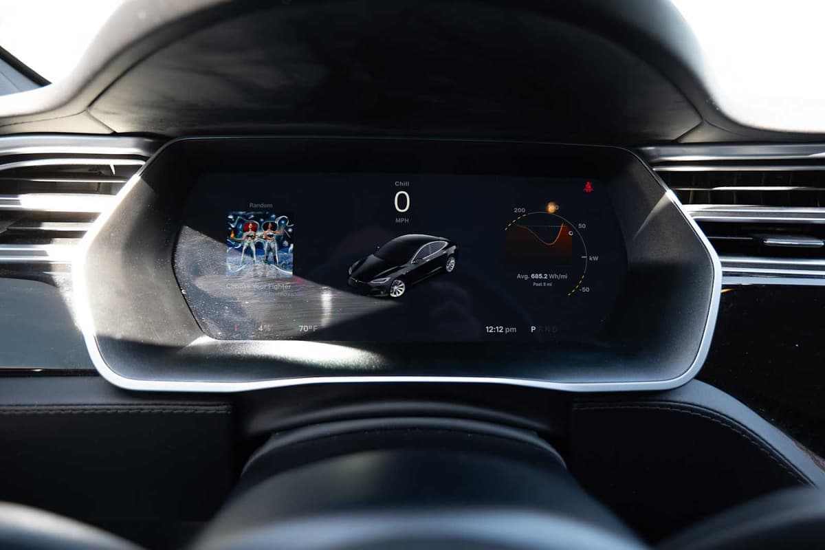 2017 Tesla Model S - Image 15