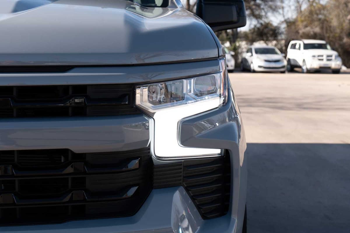 2025 Chevrolet Silverado 1500 - Image 3