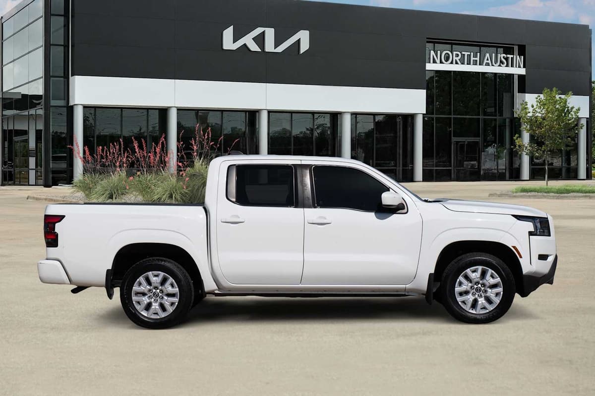 2022 Nissan Frontier - Image 7