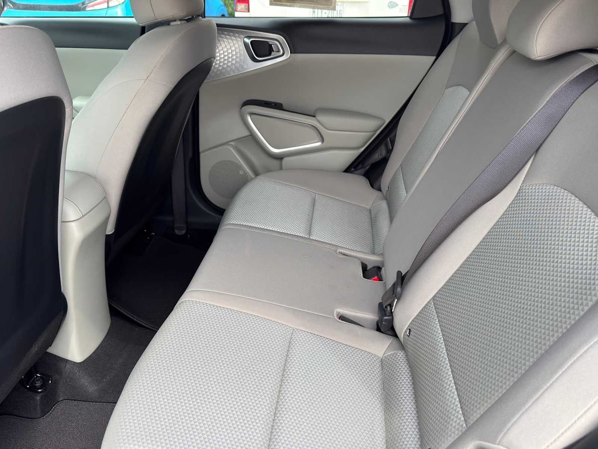 2025 Kia Soul - Image 21