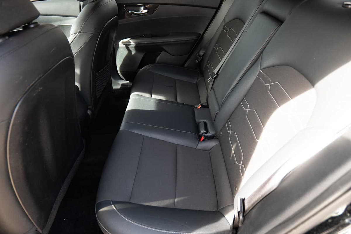 2024 Kia Forte - Image 24