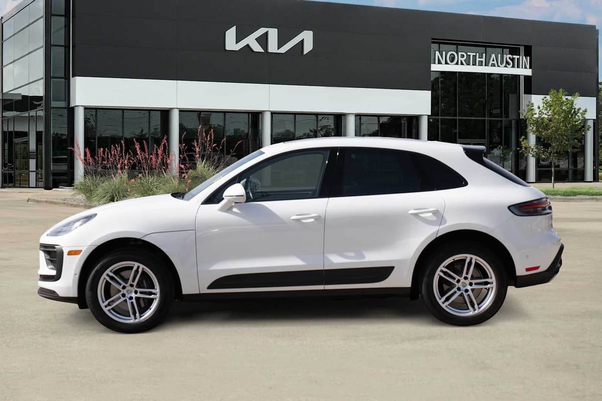 2024 Porsche Macan - Image 4