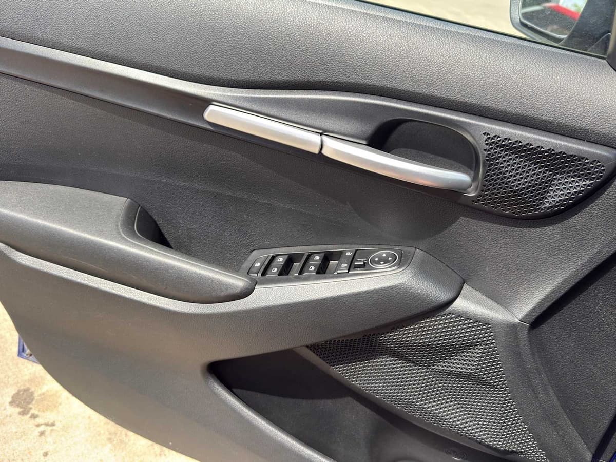 2023 Kia Seltos - Image 21