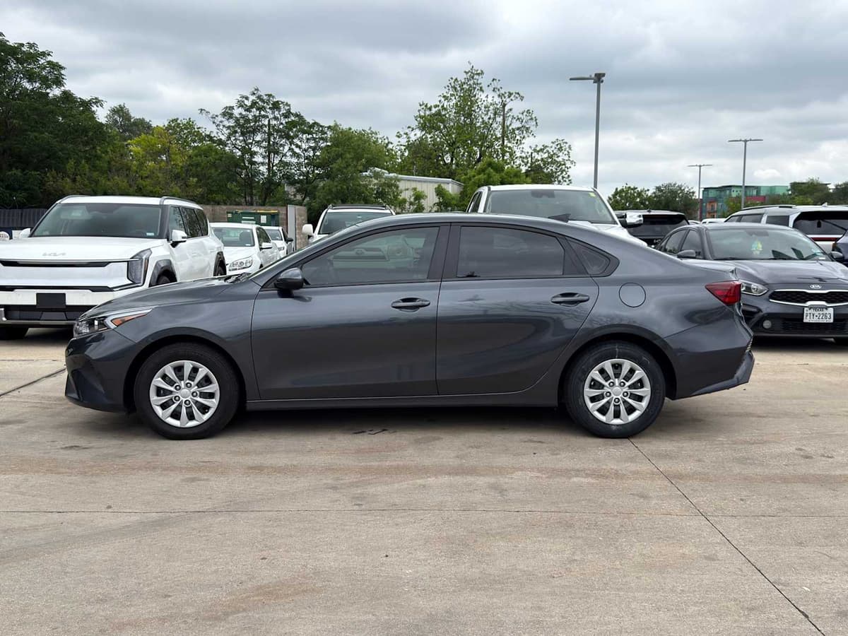 2024 Kia Forte - Image 4
