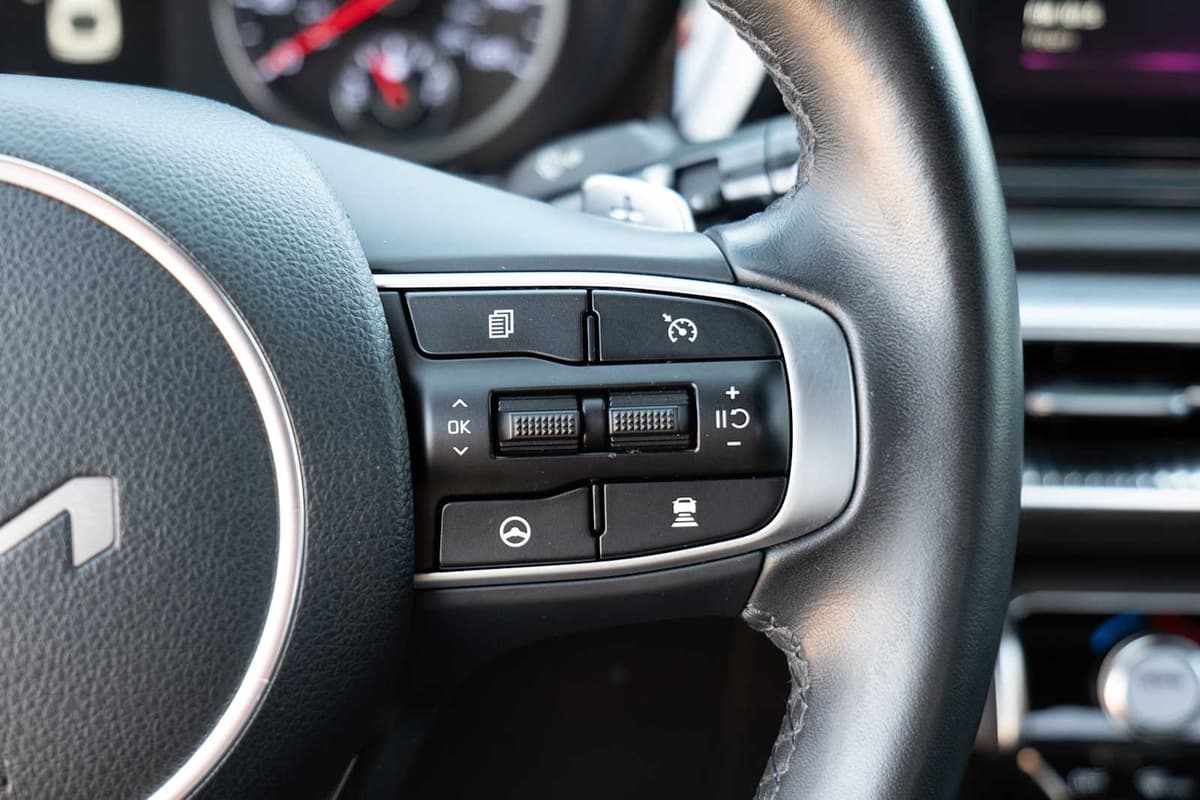 2023 Kia K5 - Image 14