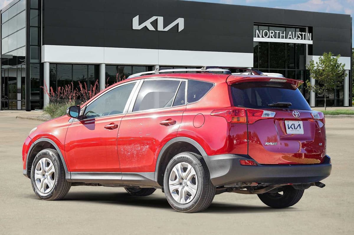 2015 Toyota RAV4 - Image 5
