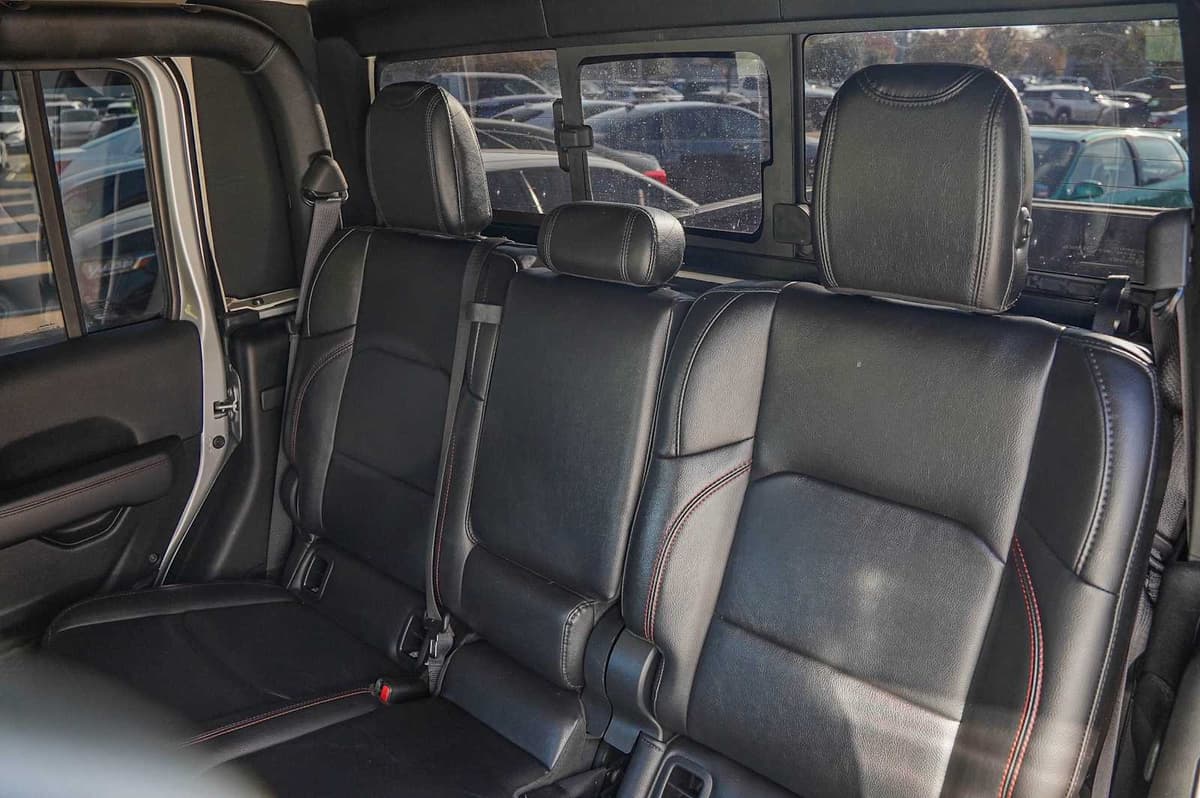 2023 Jeep Gladiator - Image 30