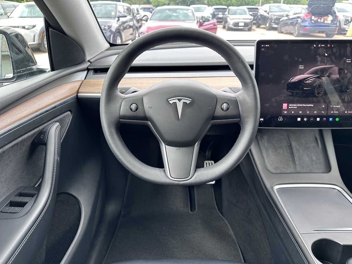 2023 Tesla Model Y - Image 19