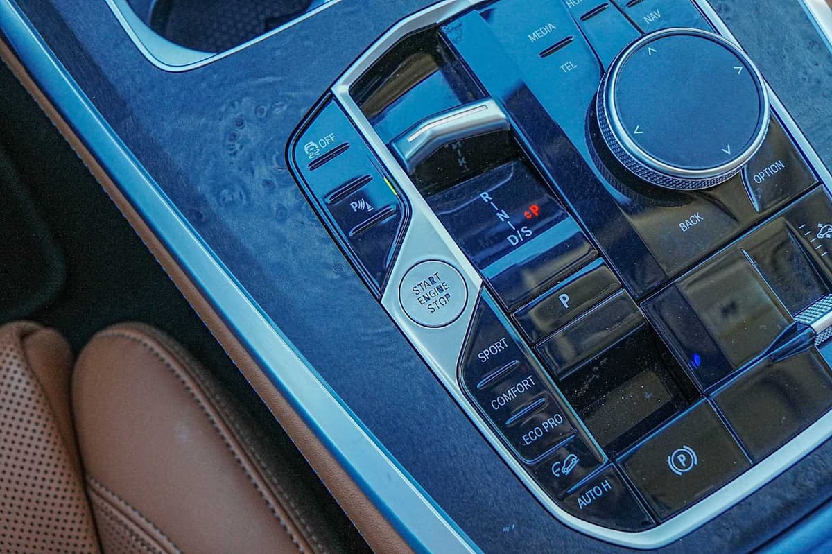 2023 BMW X7 - Image 23