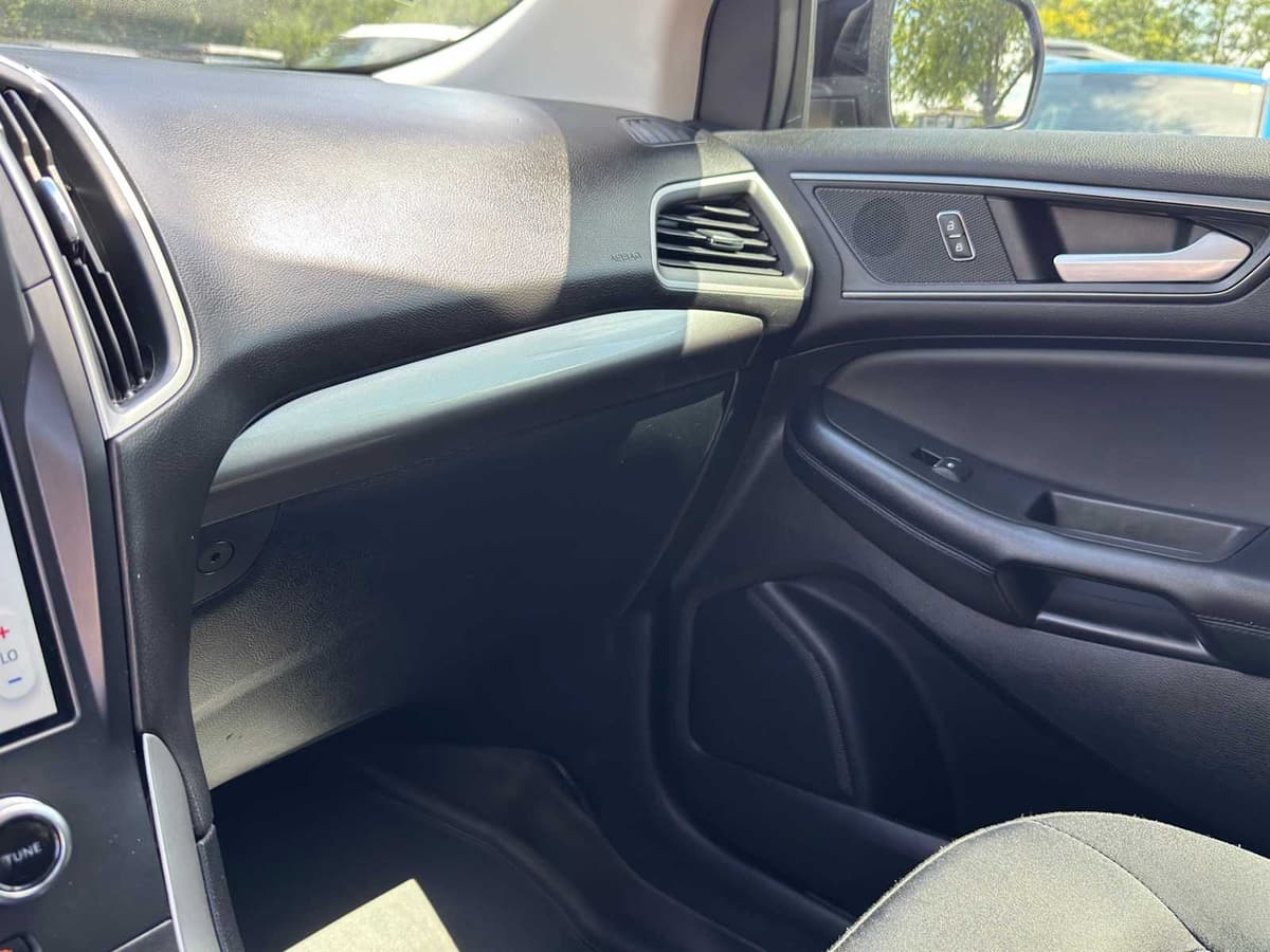 2022 Ford Edge - Image 13