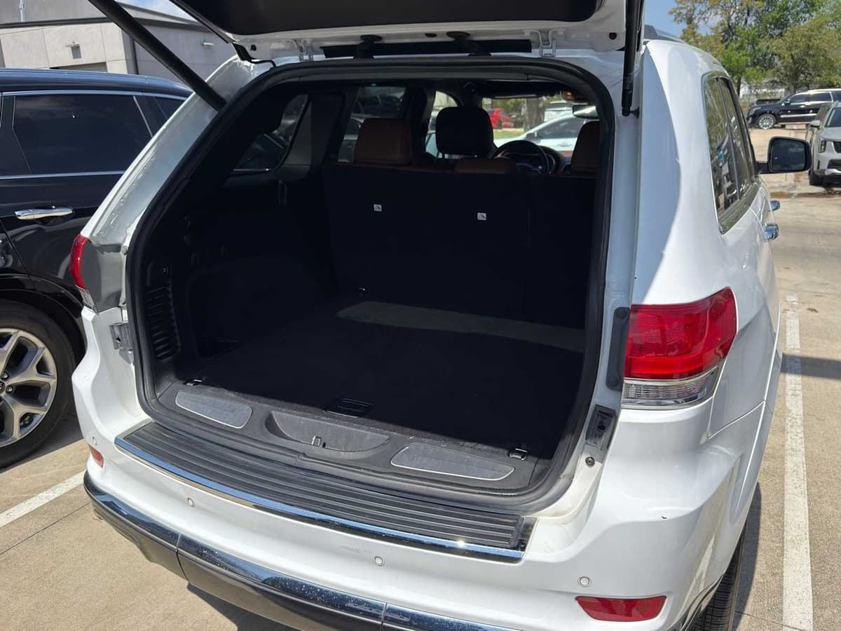 2020 Jeep Grand Cherokee - Image 8