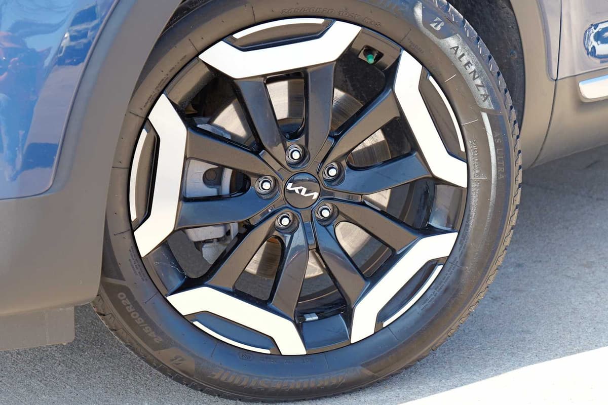 2023 Kia Telluride - Image 2