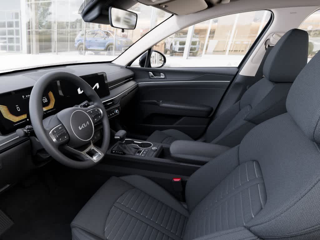 2026 Kia K5 - Image 17