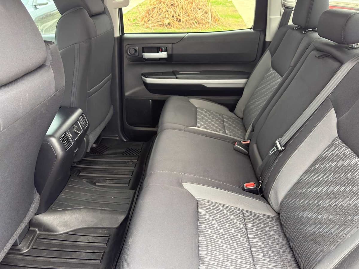 2021 Toyota Tundra - Image 32