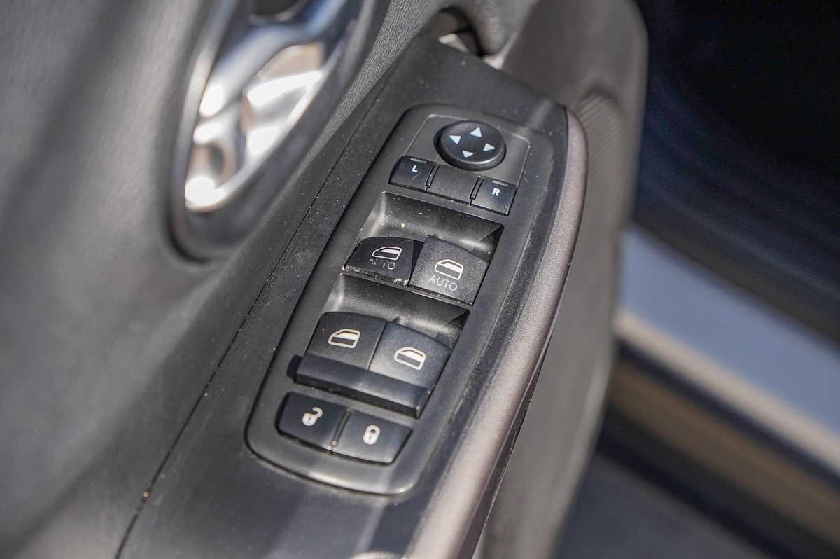 2019 Jeep Cherokee - Image 19