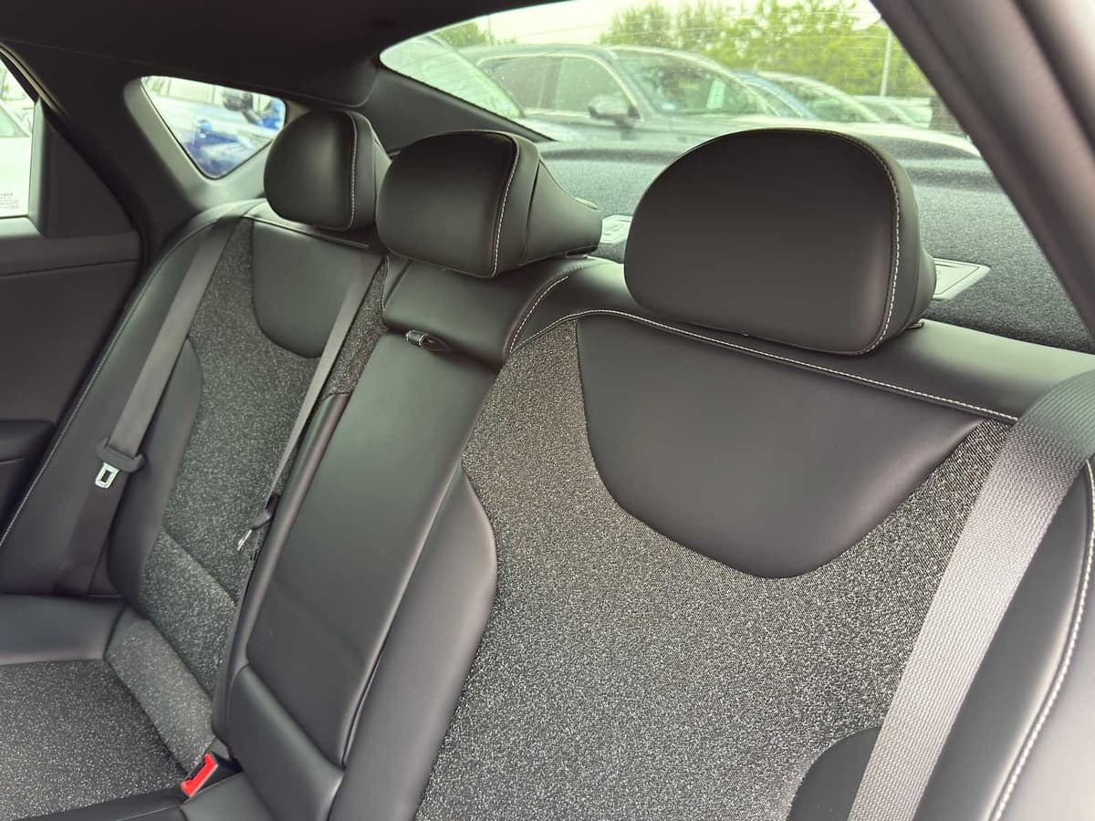 2025 Kia K4 - Image 24