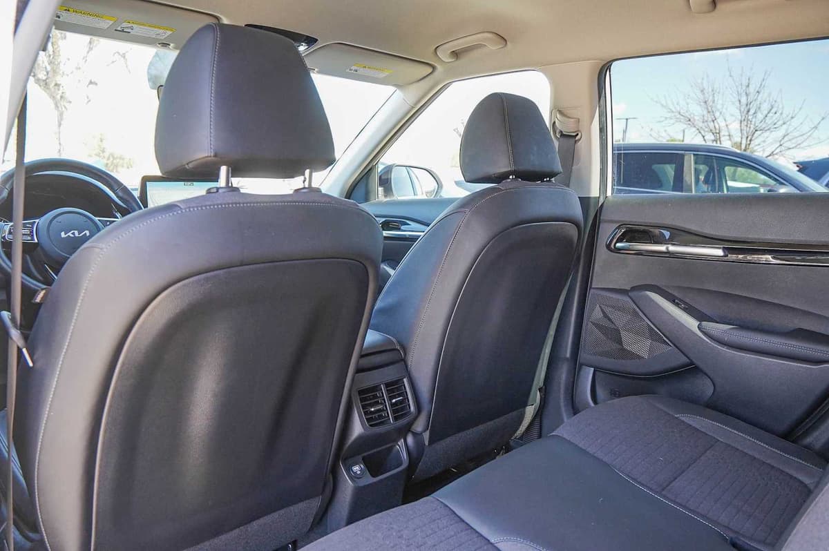 2022 Kia Seltos - Image 28