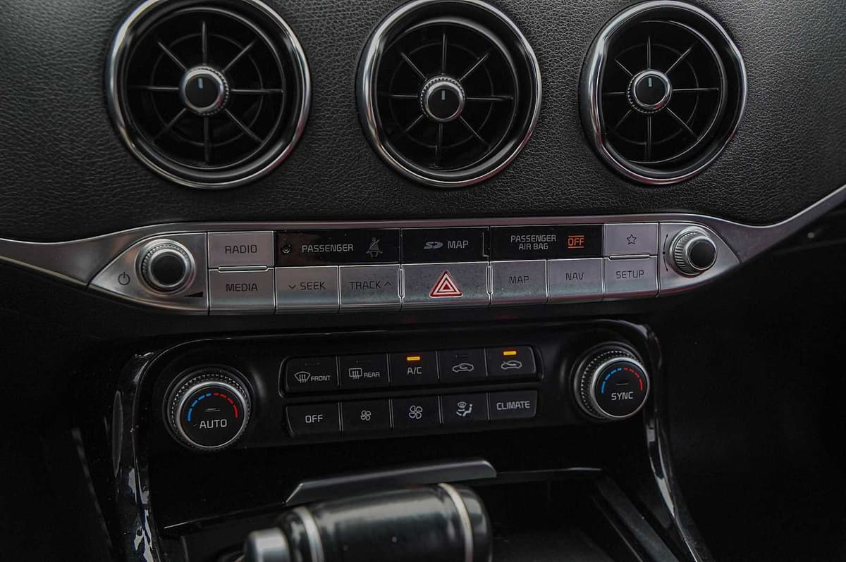 2021 Kia Stinger - Image 20